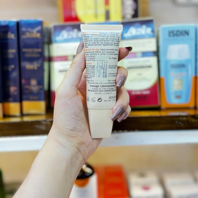 کرم ضدافتاب رنگی با spf 50 برند لیزر