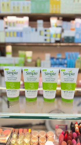 شوینده صورت مدل مویسترینگ برند سیمپل