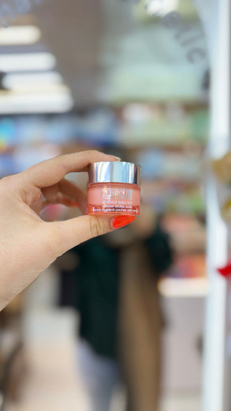 کرم دورچشم برطرف کننده چروک های پوستی برند کلینیک